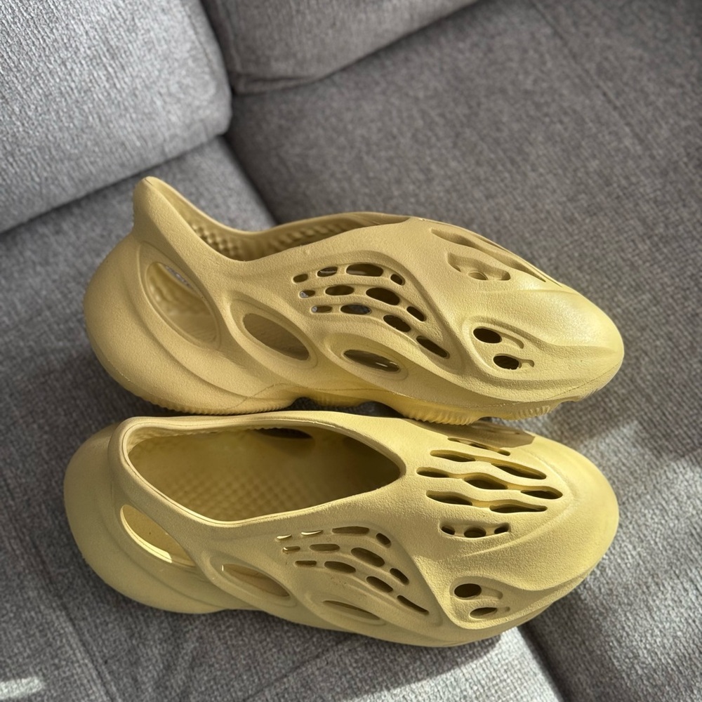 adidas Yeezy Foam RNNR